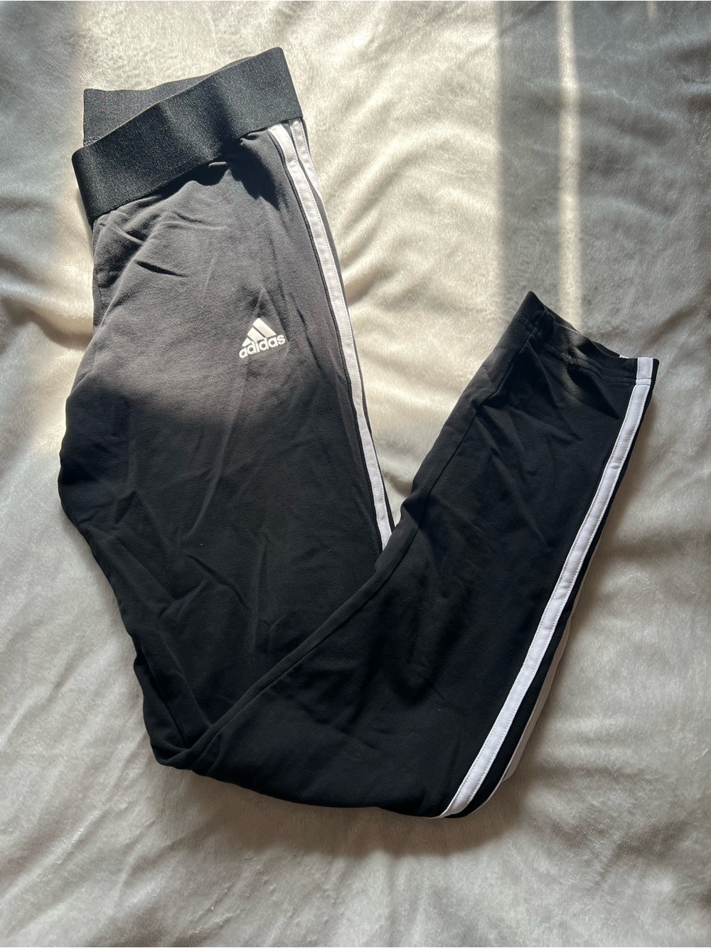 Adidas Women’s Medium Yoga Pants Black Athletic Workout Leggings